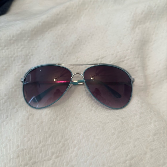 Velvet Eyewear Sunglasses - Picture 1 of 4